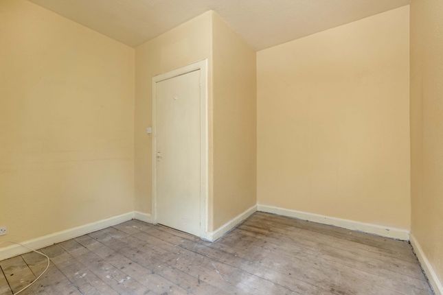 Flat for sale in 5 (1F3) Beaverbank Place, Broughton