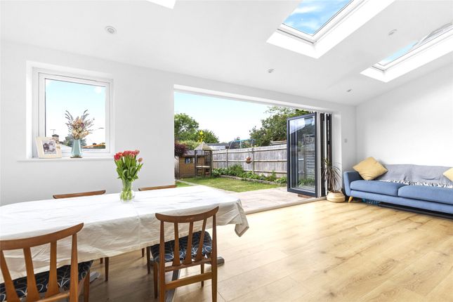 52, Whitfield Road, Surrey photo 3