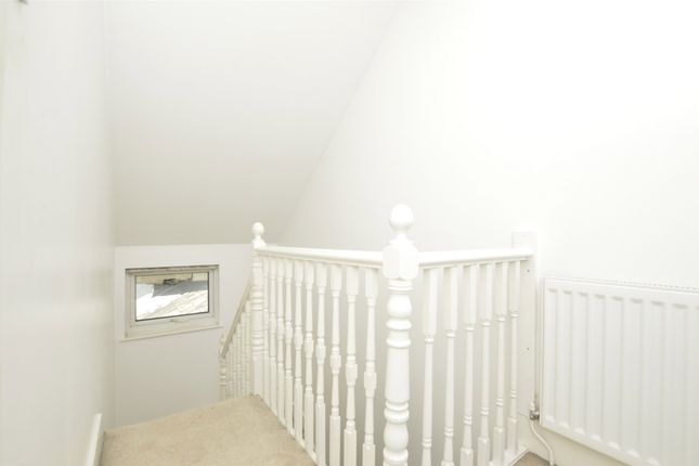 162A,, Garlands Road, Surrey photo 4