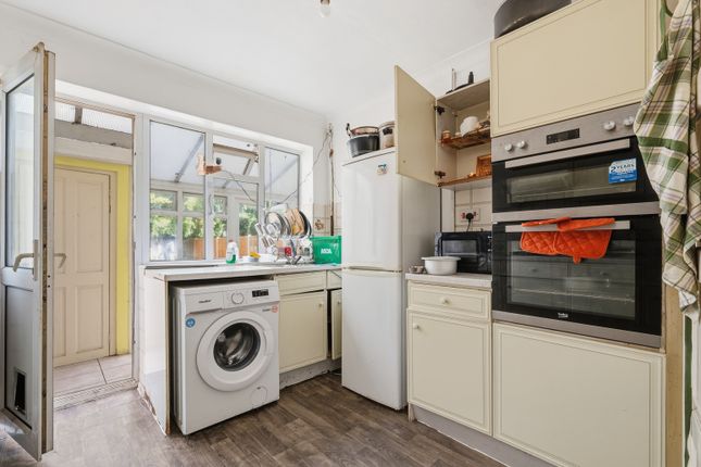 28, St. Awdrys Road, Barking photo 4
