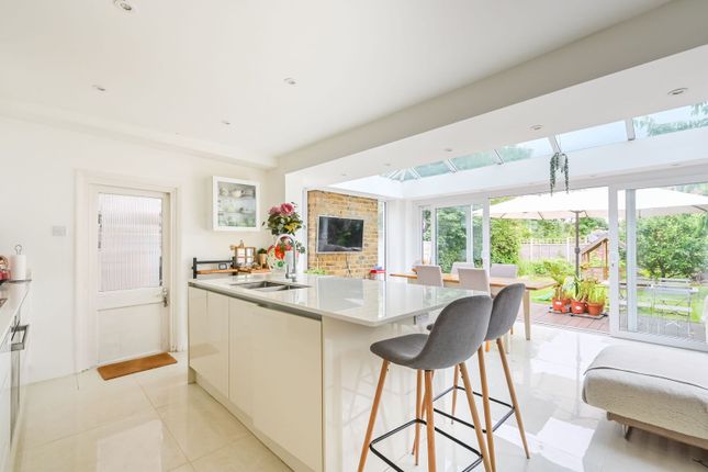 Palmerston Road, N22, Bowes Park photo 2