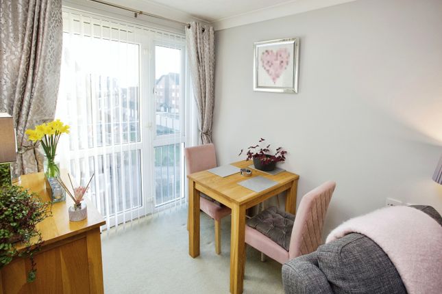 Flat for sale in Beach Road, Lee On The Solent, Hampshire