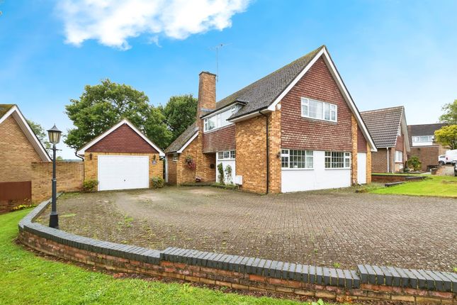 Thumbnail Detached house for sale in Buckswood Drive, Gossops Green, Crawley