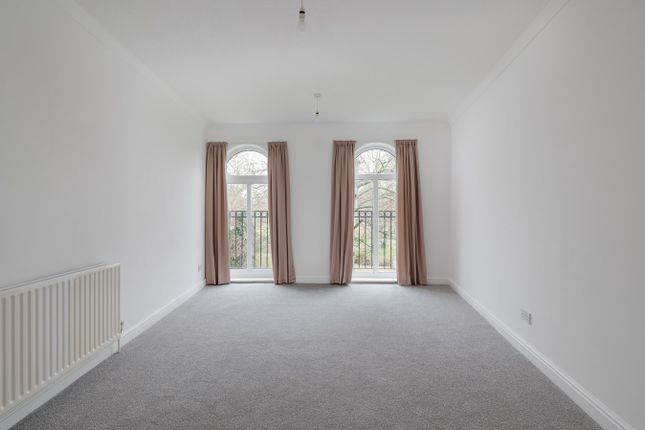Flat for sale in Duckmill Crescent, Bedford, Bedfordshire