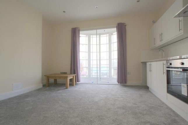 88, Upper Richmond Road West, LONDON photo 2