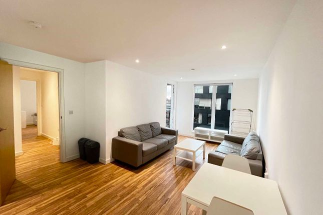 Flat to rent in The Exchange, Salford Quays, Manchester