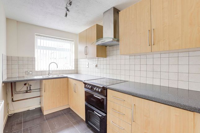 12 Ian Grove, Nottingham photo 4