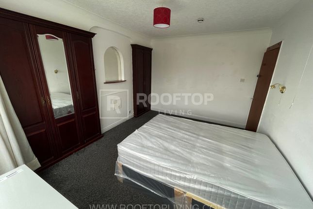 Terraced house to rent in St. Annes Road, Leeds