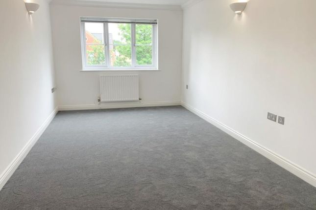 Flat 10 Heron Court, Heron Court, Sandhurst photo 2