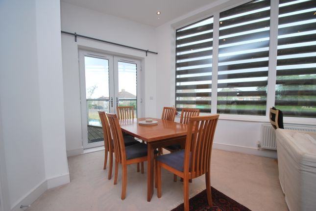 Flat 4 James Court, 52, Frome Road, BATH photo 5
