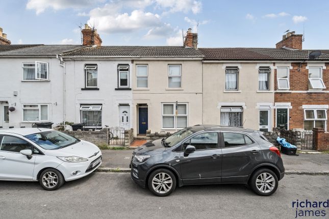 2-bed terraced on 37, George Street, Swindon, £200,000