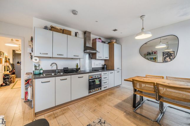 Flat Eighty Two, Fable Apartments, London photo 4