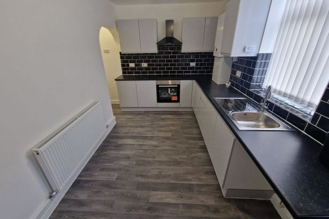 25, Coomassie Street, Manchester photo 4