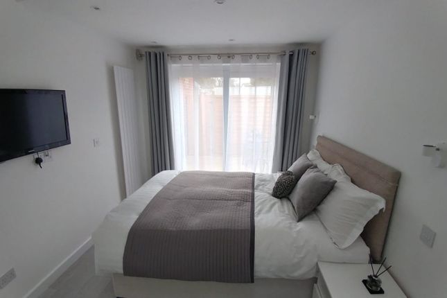 Studio to rent in Rowlheys Place, West Drayton