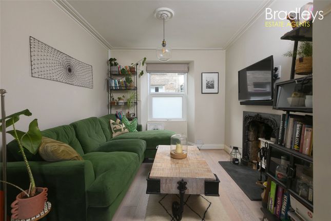 26, Daniel Place, Cornwall photo 3