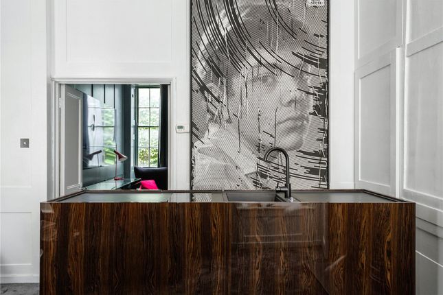 First Floor Flat, 49, Lexington Street, London photo 2