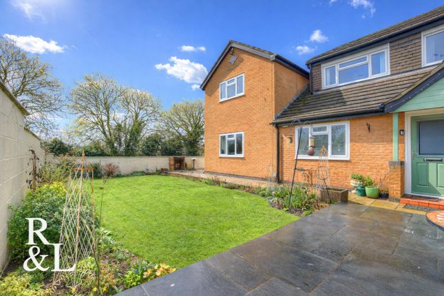 Arlick Bungalow, York Close, Swadlincote photo 3