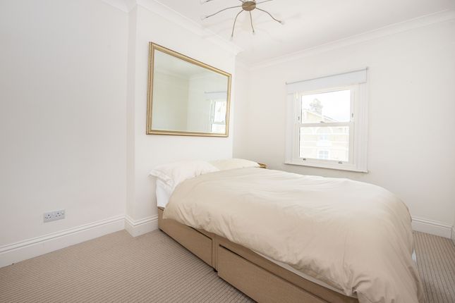 Flat to rent in Montague Road, Richmond