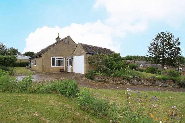 Thumbnail Detached bungalow to rent in Lampitts Green, Wroxton, Oxon
