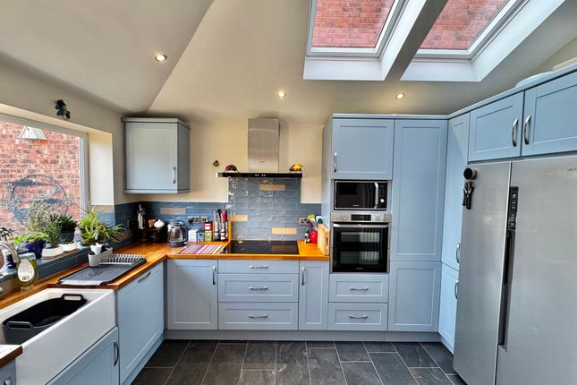 43 Ridge Road, Stockport photo 4