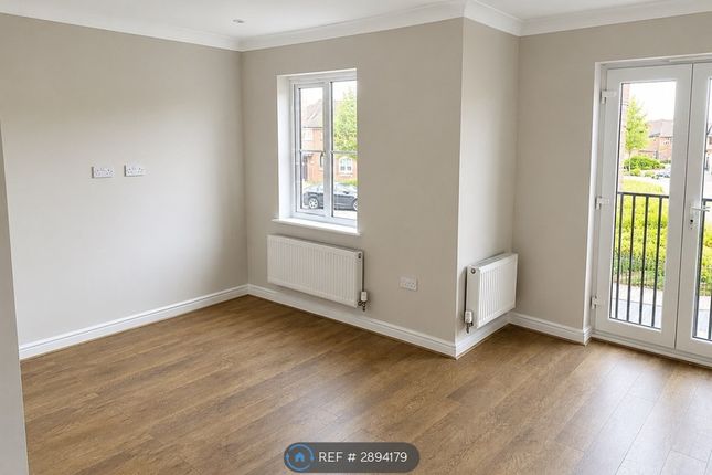 Whitfield Crescent, Dartford photo 2
