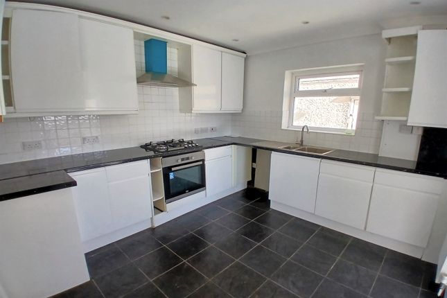 Sturgess Avenue, Hendon photo 2