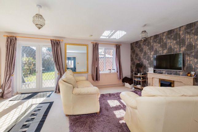 25, Eskdale Gardens, Maidenhead photo 2