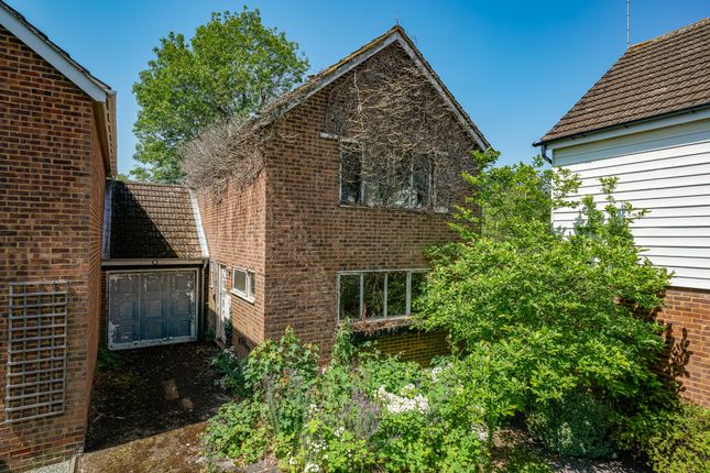 3-bed detached on 3, Wrights Orchard, Aston, £240,000