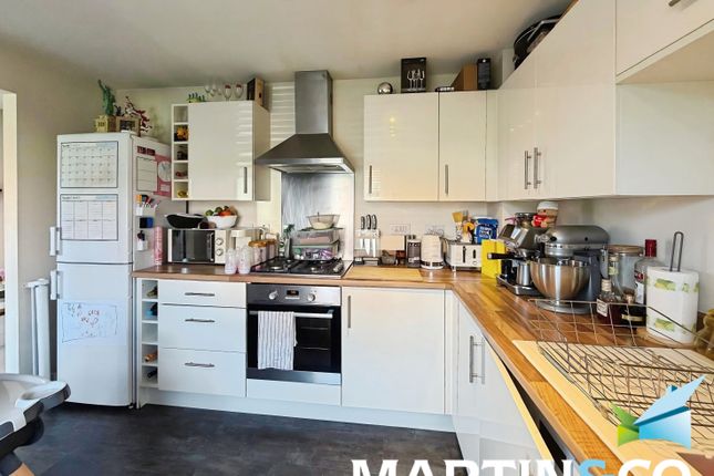 2 Whitby Court, 10, Scampston Drive, Wakefield photo 4