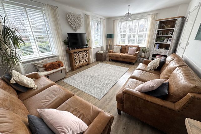 12, Brook Dene, Buckingham photo 2