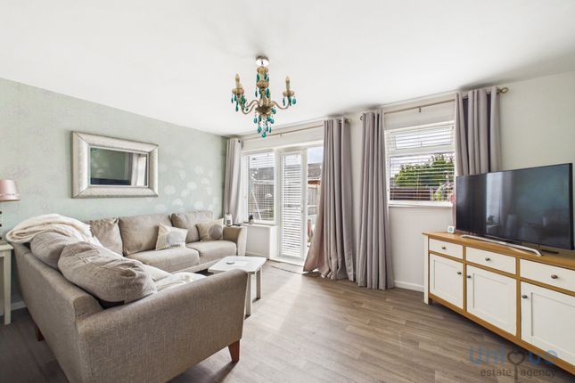 7, Allen Close, Fleetwood photo 3