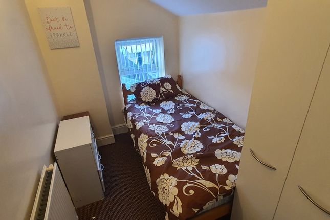 Room to rent in Henshaw Road, Small Heath, Birmingham B10