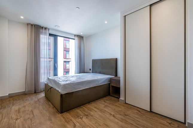 11 Selborne Road, London photo 4