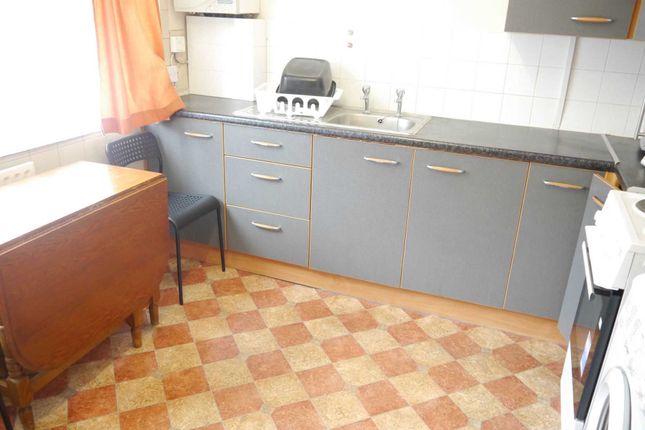 2, Aldykes, Hatfield photo 2