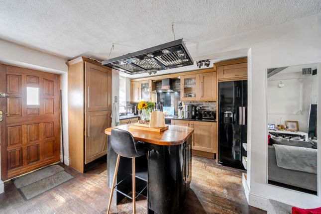 10, Woodland View, Pudsey photo 4