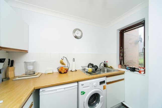 Flat for sale in Bonchurch Road, Brighton, East Sussex