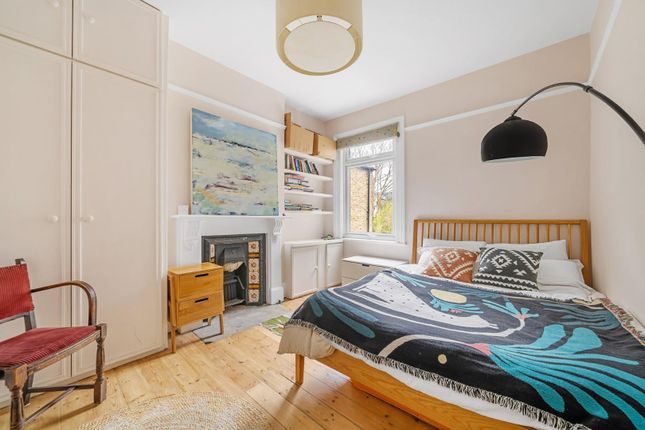 Property for sale in Fairmount Road, London