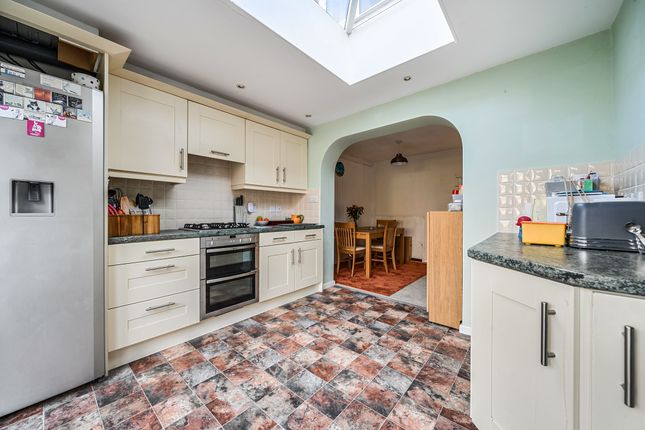 57, Tempest Avenue, Potters Bar photo 4