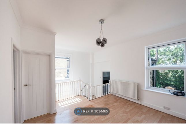 B, Hampton Road, Worcester Park photo 3