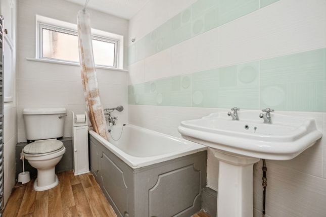 43, Cooper Close, Nottingham photo 4