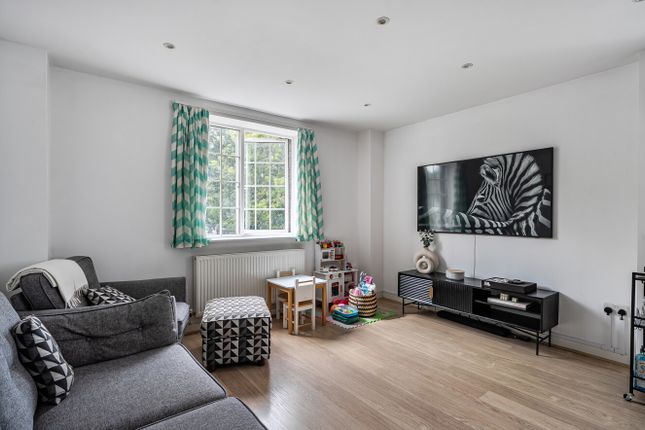 Flat 2, Grove Mill,, London Road, Mitcham photo 2