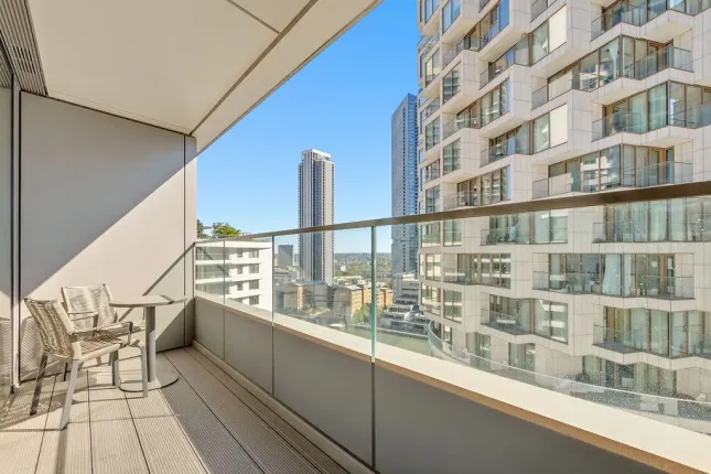 2241, 8 Water Street, Vertus, London photo 2