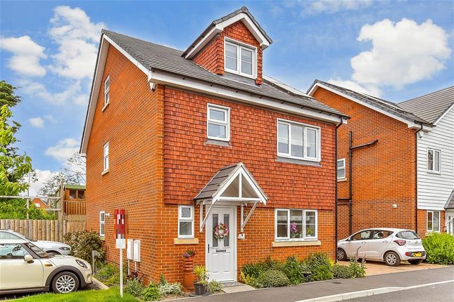 Town house for sale in Quiet Waters Close, Angmering, West Sussex