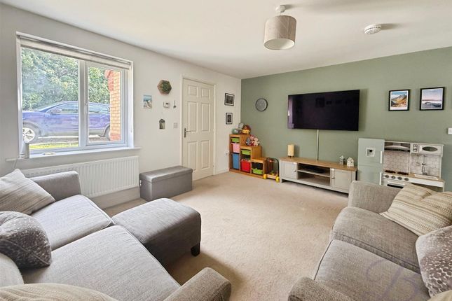6, Parkgate Close, Newark photo 3