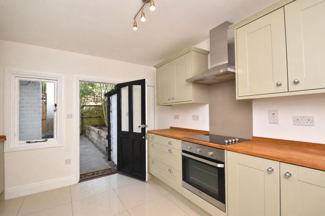 49, Elmgrove Road, Weybridge photo 3
