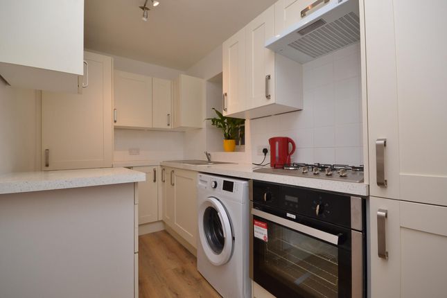 Flat to rent in Fountain House, 9-11 Fountain Buildings, Bath, Somerset