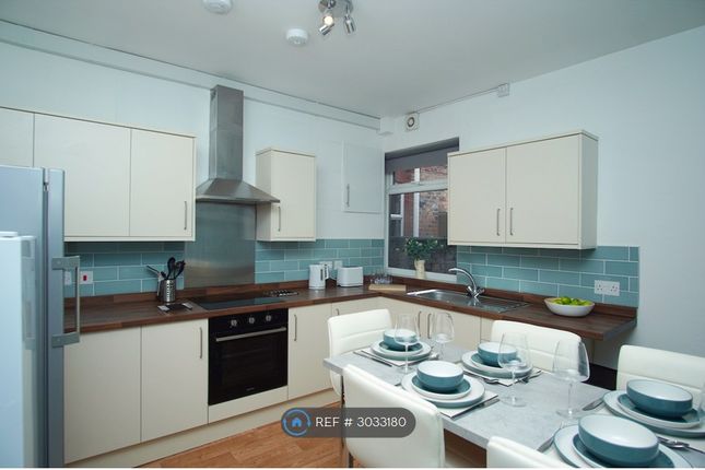 Chadwick Road, Eccles, Manchester photo 4