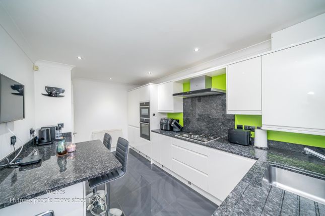 8, Century Drive, Willenhall photo 3