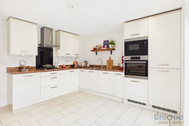 20, Bulkhead Drive, Fleetwood photo 2