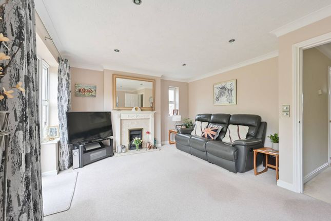 Merlin Way, Watford photo 4